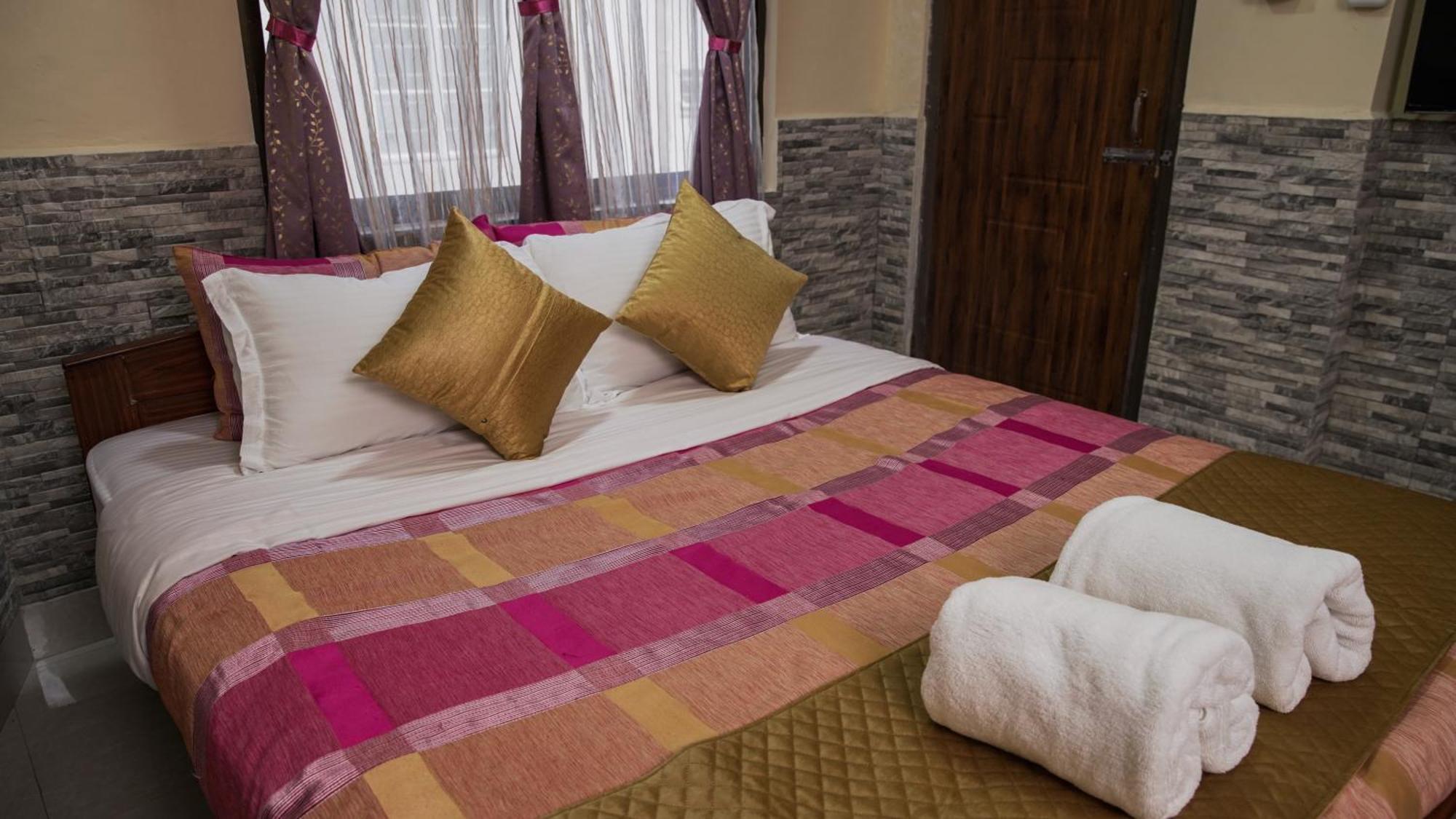 350sqm 10 bedroom, 10 bathroom Apartamento in Laitumkhrah Shillong Exterior foto
