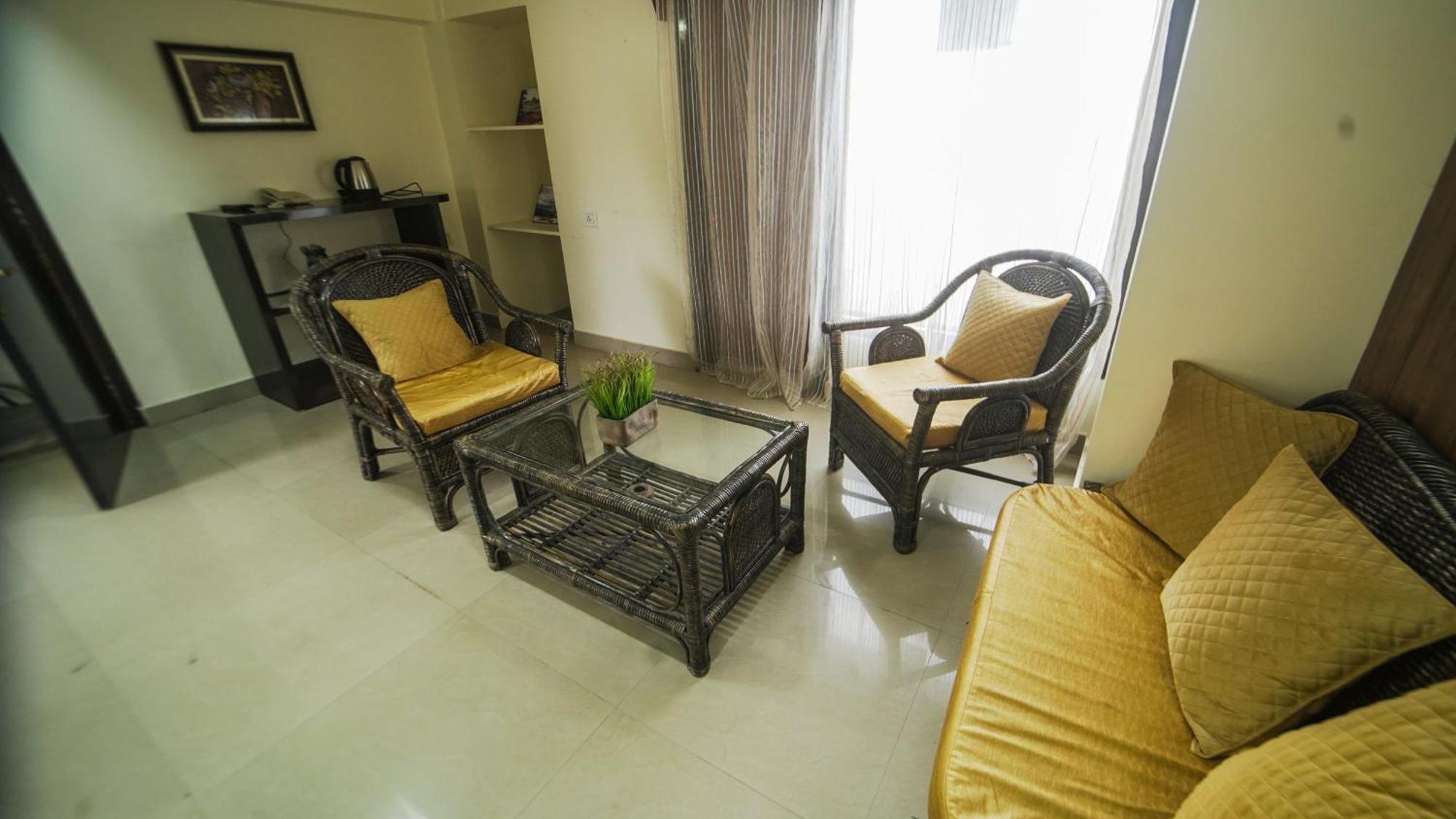 350sqm 10 bedroom, 10 bathroom Apartamento in Laitumkhrah Shillong Exterior foto