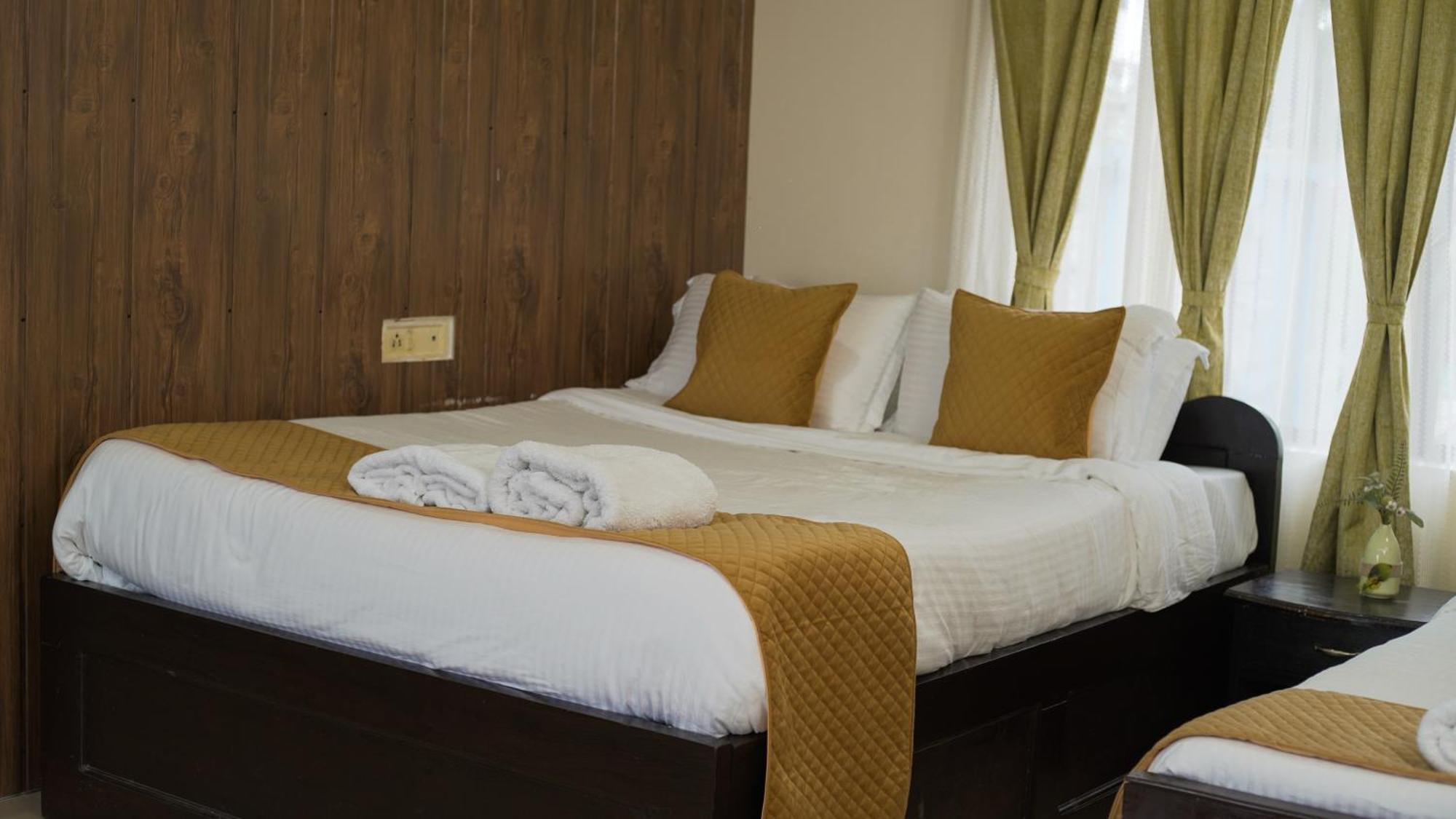 350sqm 10 bedroom, 10 bathroom Apartamento in Laitumkhrah Shillong Exterior foto