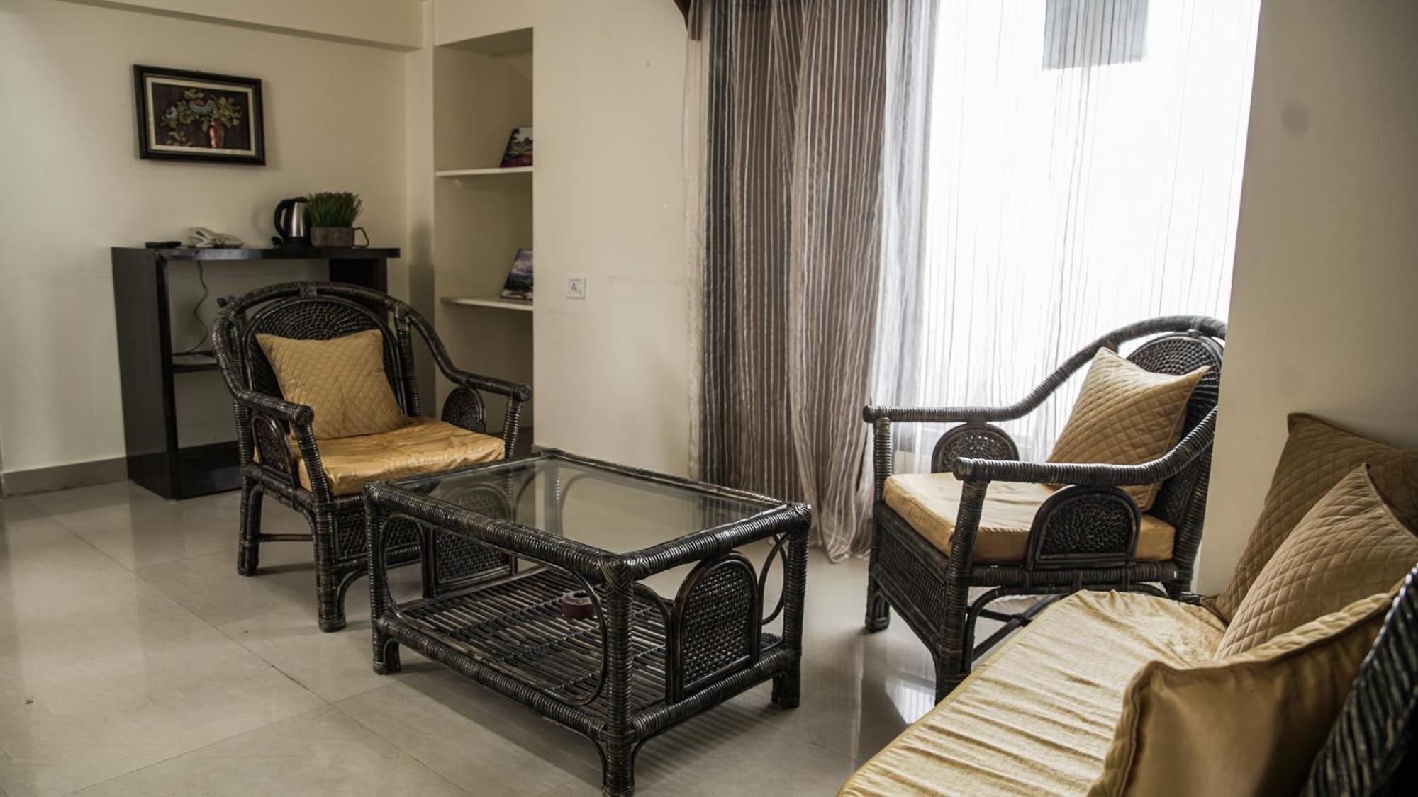 350sqm 10 bedroom, 10 bathroom Apartamento in Laitumkhrah Shillong Exterior foto