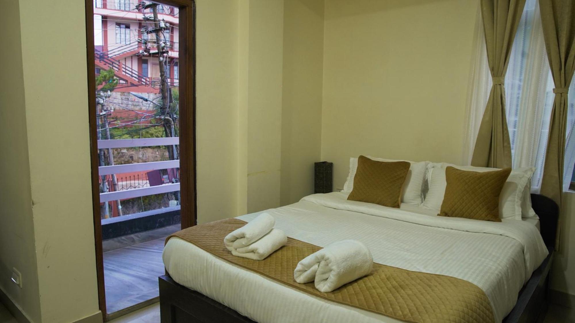 350sqm 10 bedroom, 10 bathroom Apartamento in Laitumkhrah Shillong Exterior foto