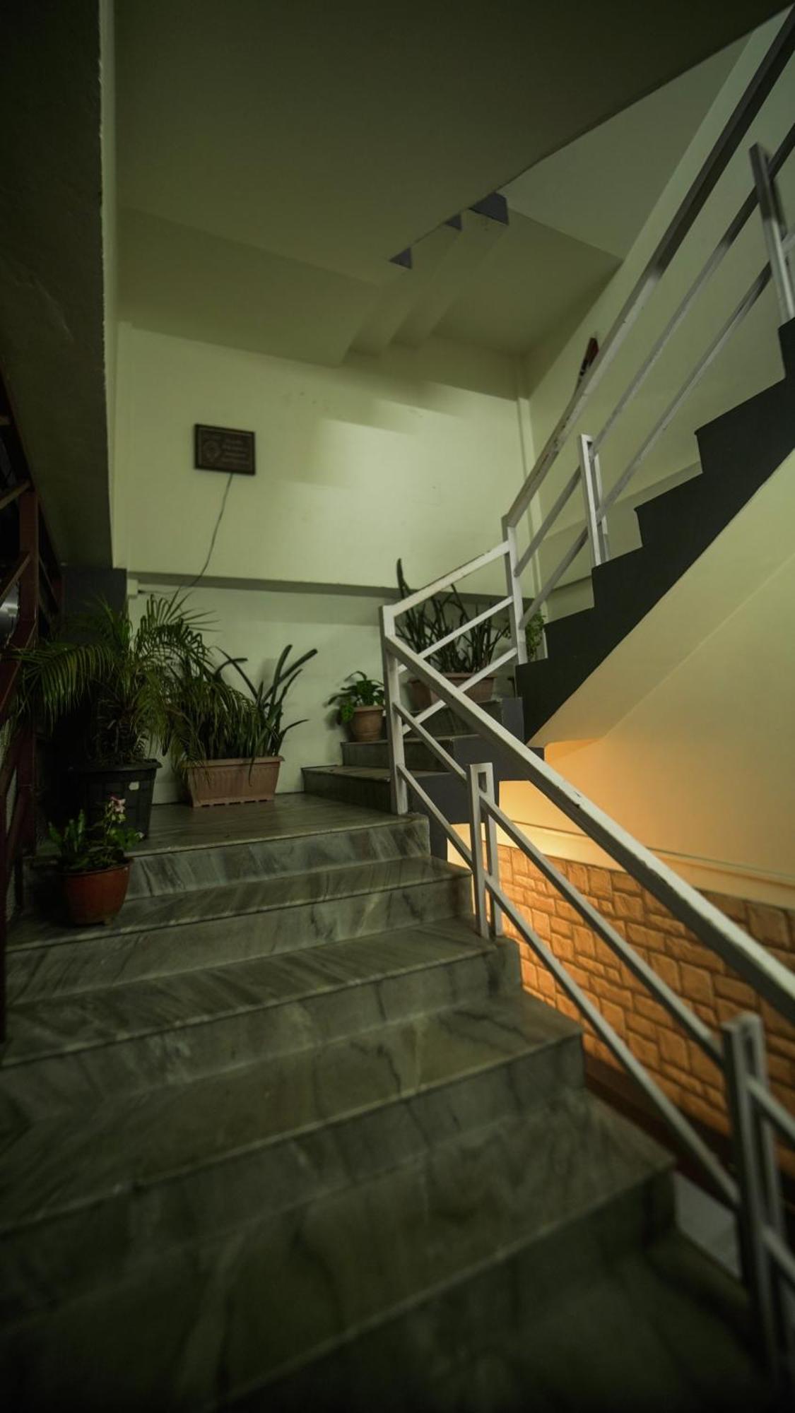 350sqm 10 bedroom, 10 bathroom Apartamento in Laitumkhrah Shillong Exterior foto