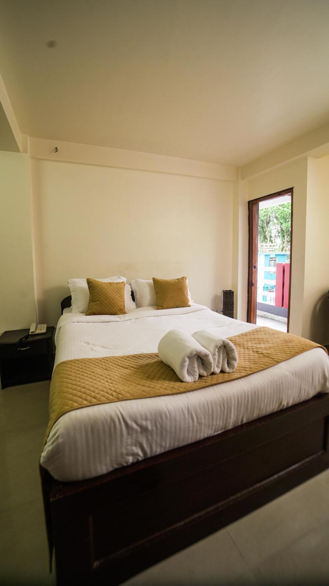 350sqm 10 bedroom, 10 bathroom Apartamento in Laitumkhrah Shillong Exterior foto