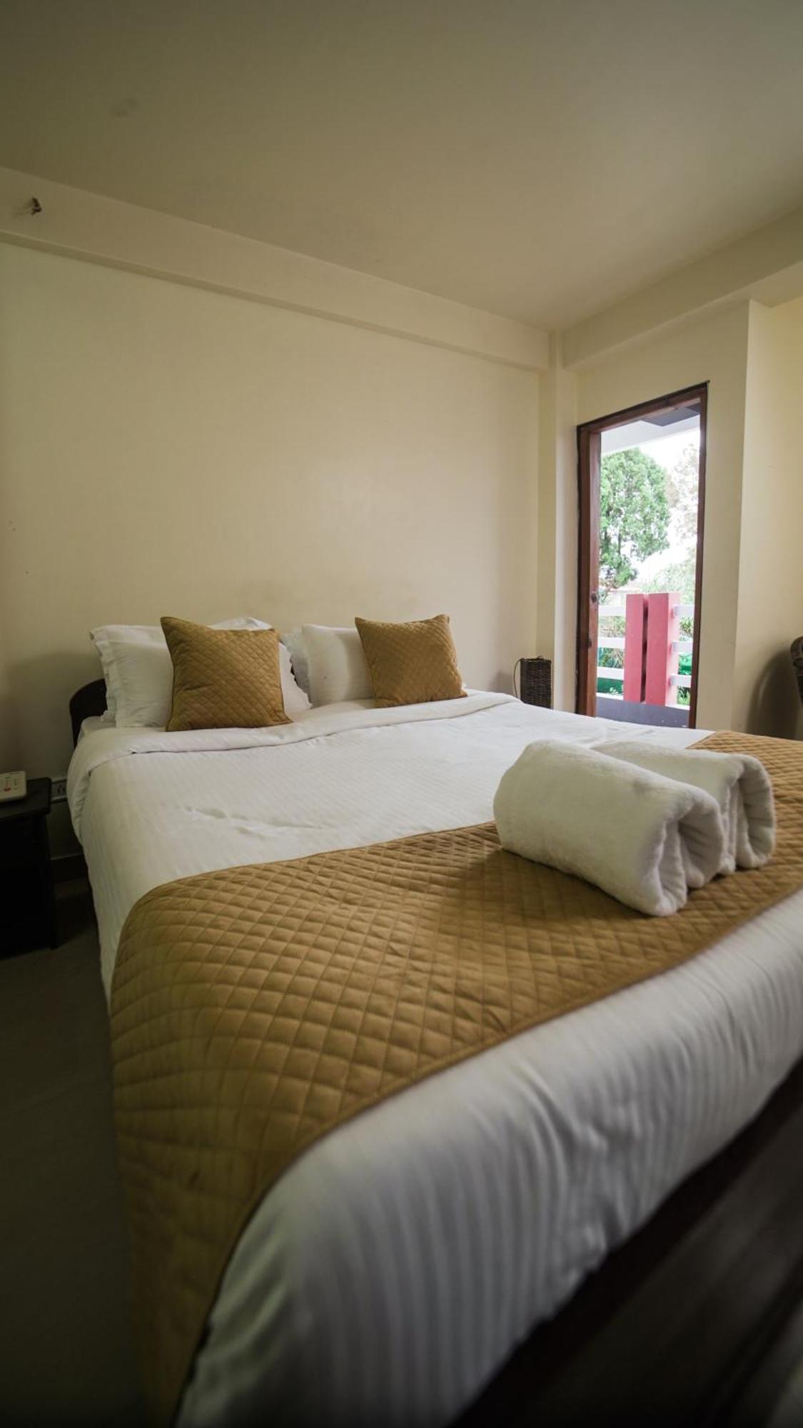 350sqm 10 bedroom, 10 bathroom Apartamento in Laitumkhrah Shillong Exterior foto