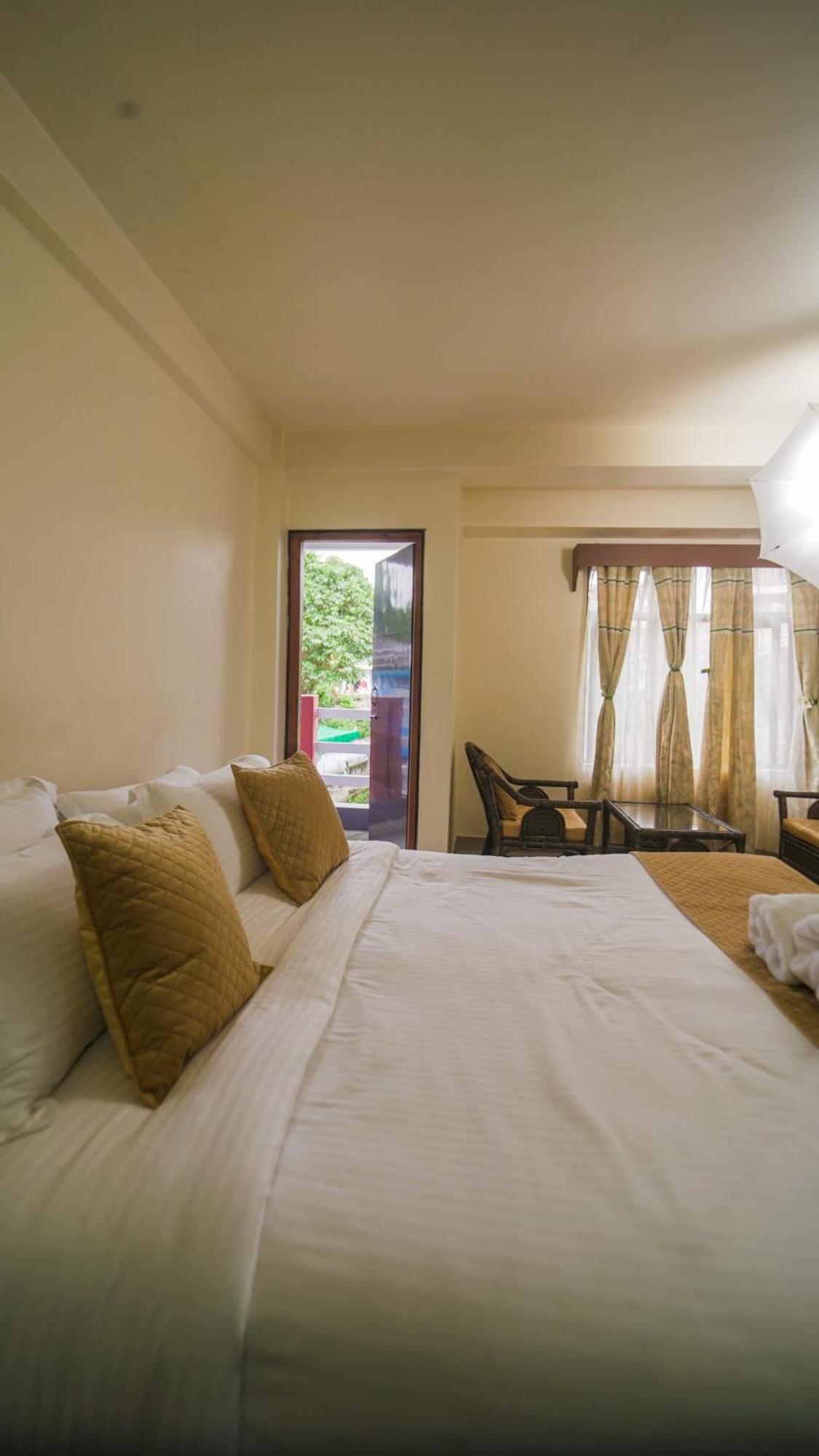 350sqm 10 bedroom, 10 bathroom Apartamento in Laitumkhrah Shillong Exterior foto